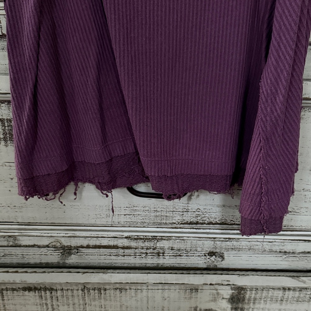 Purple Distressed Ribbed Tank Top - Picture 3 of 5